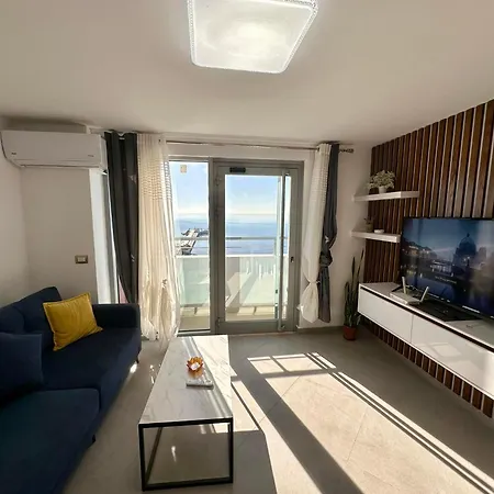 Seafront Blue Duplex Lägenhet *